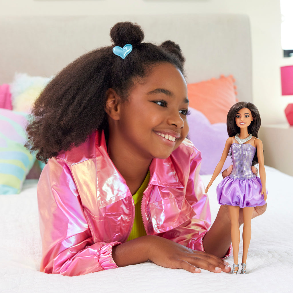 BARBIE madistė pūsta violetine suknele (HYT92)