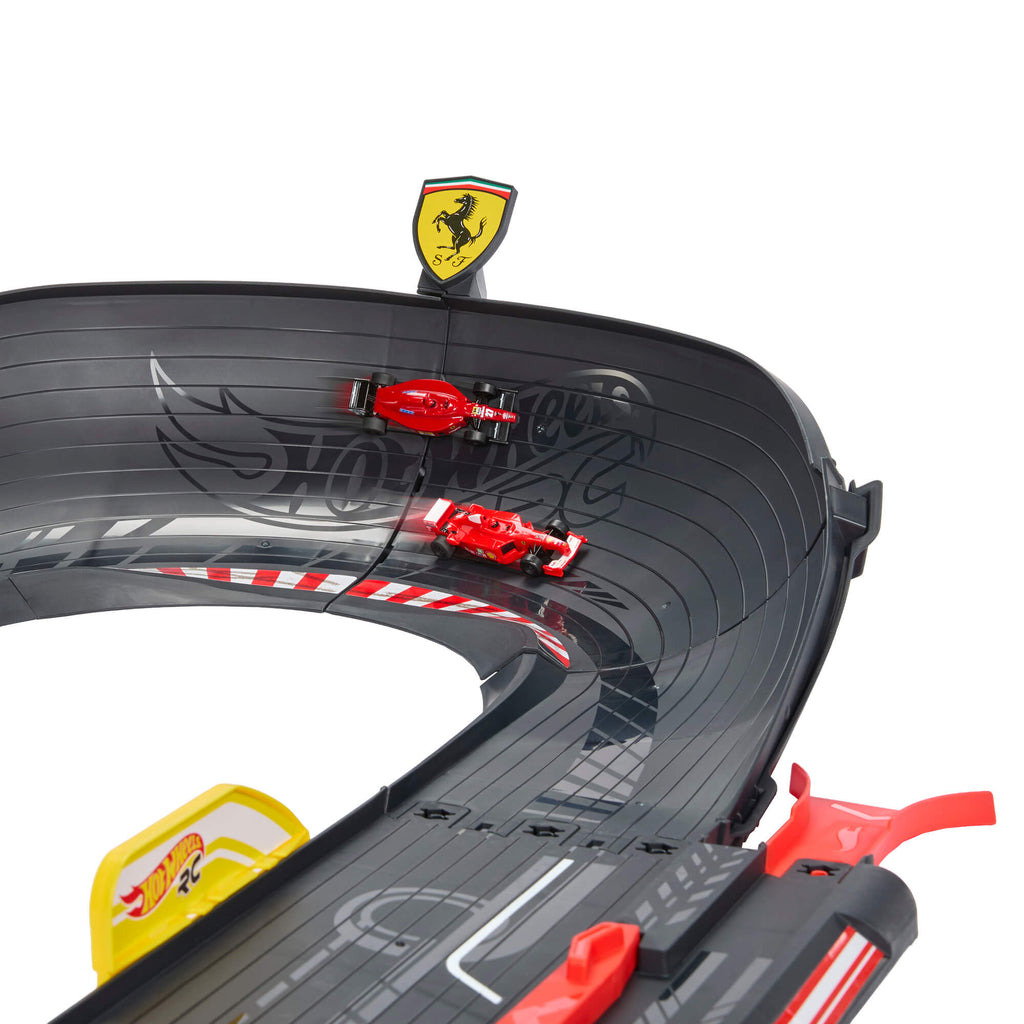 HOT WHEELS RC lenktynių trasa su 2 Ferrari bolidais (JTF40)