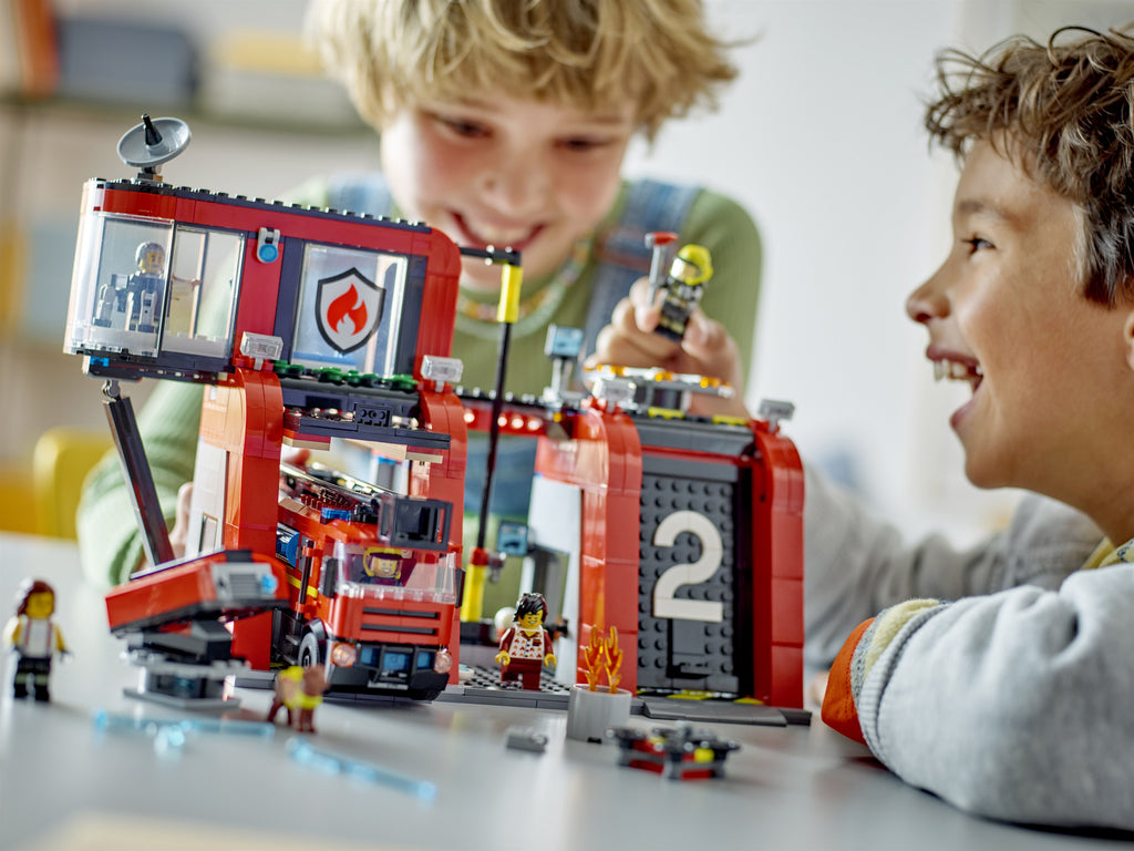 LEGO City 60414 Gaisrinė su gaisrine mašina