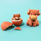 Augantis gyvūnas kiaušinyje – Škotijos kalnų karvutė 6cm (Growing Egg Highland Cow)
