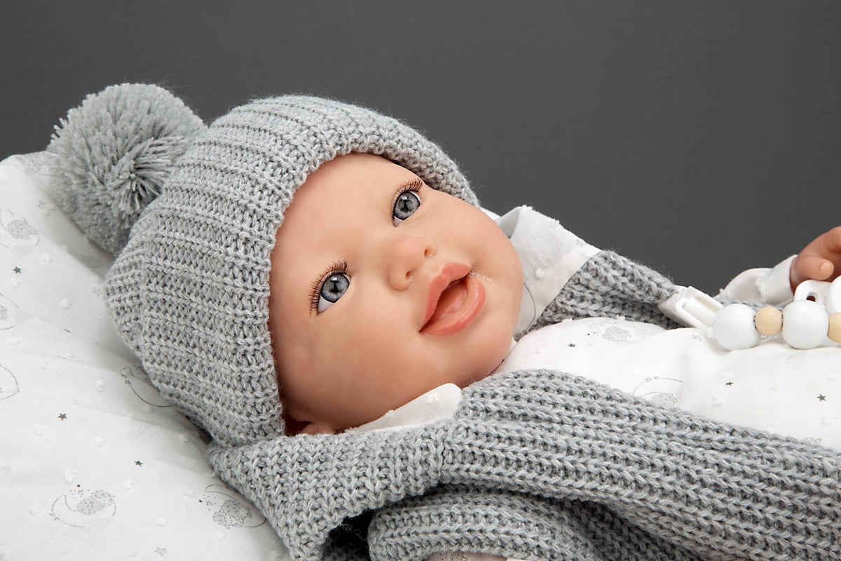 Arias Reborn kūdikėlis su pilkais rūbeliais, Daniela, 45 cm