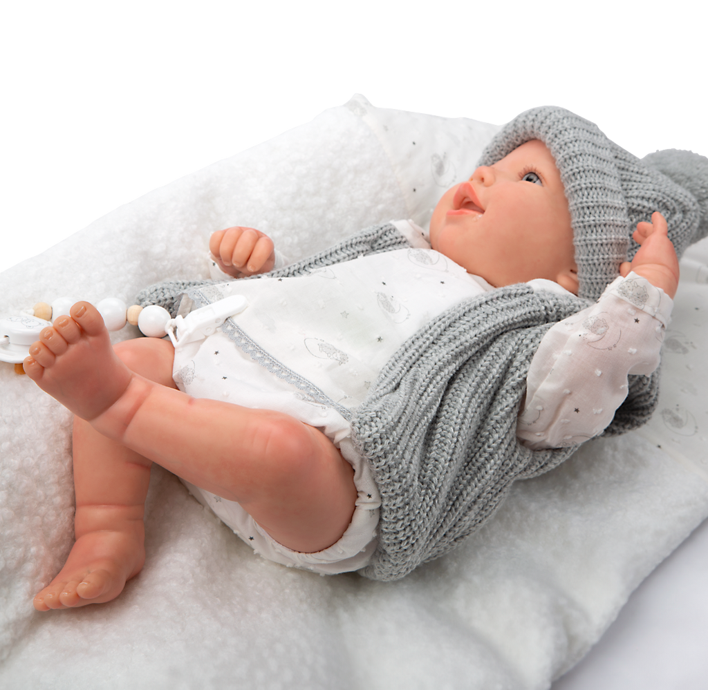 Arias Reborn kūdikėlis su pilkais rūbeliais, Daniela, 45 cm