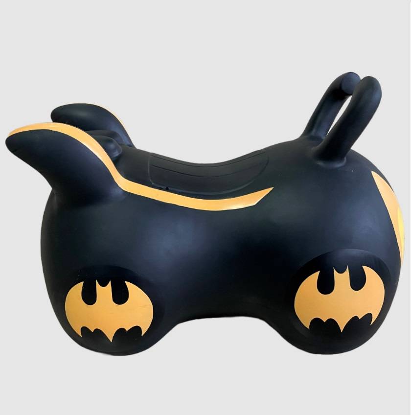 Šokliukas Batmobilis (Batman Batmobile) 38 cm