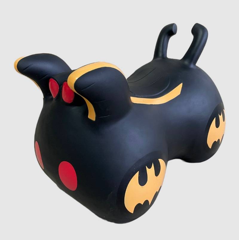Šokliukas Batmobilis (Batman Batmobile) 38 cm