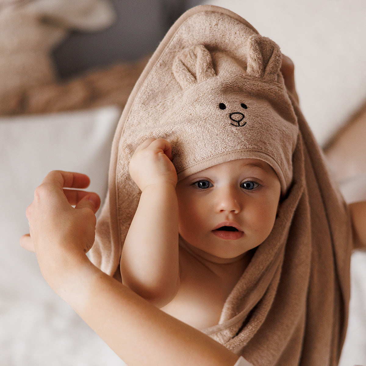 Babyono rankšluostis su gobtuvu bambukinis 100x100 tamsiai kreminis 1553/06