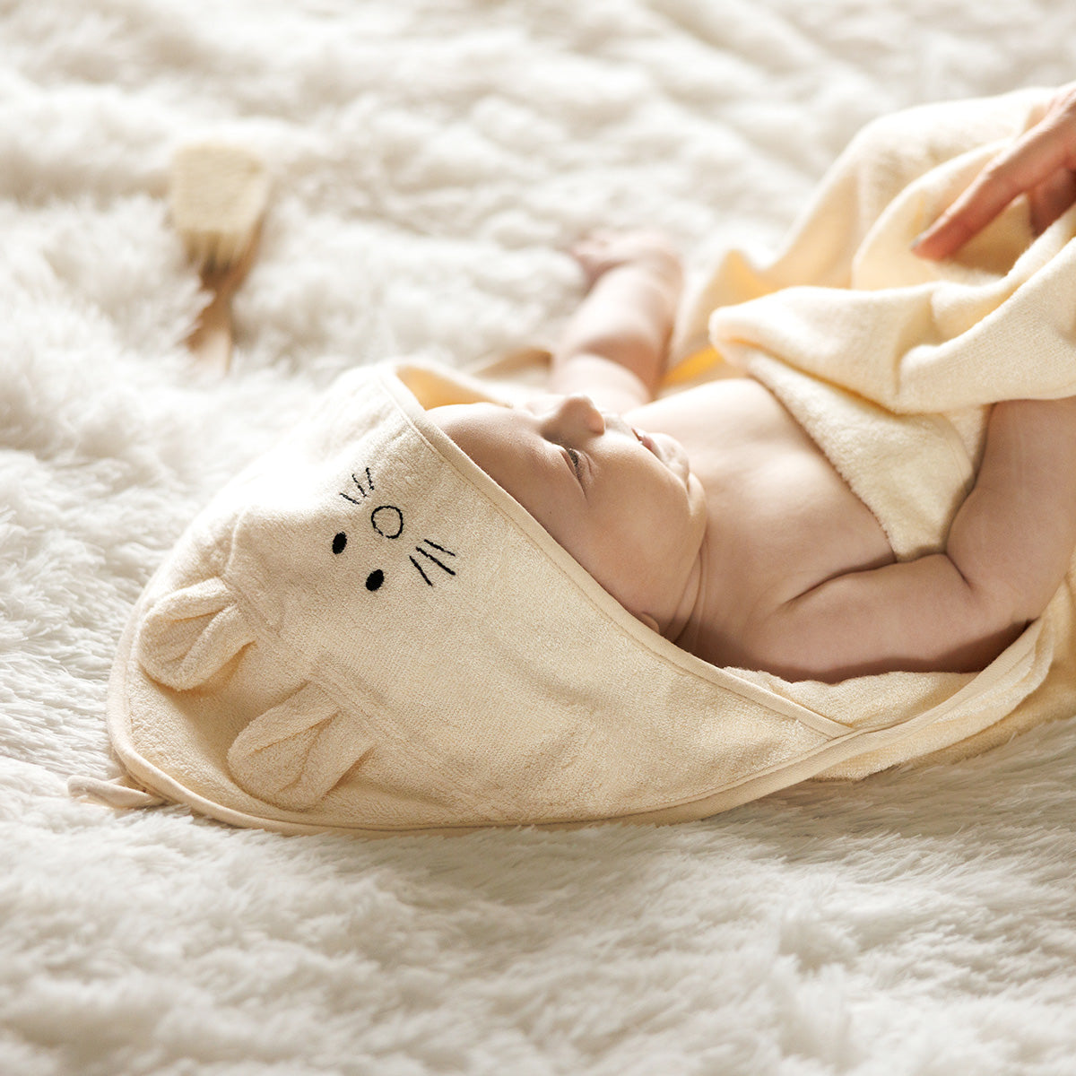 Babyono rankšluostis su gobtuvu bambukinis 100x100 kreminis 1553/07