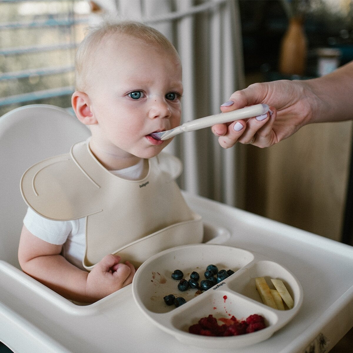 Babyono silikoninis šaukštelis lankstomas kreminis 785/04