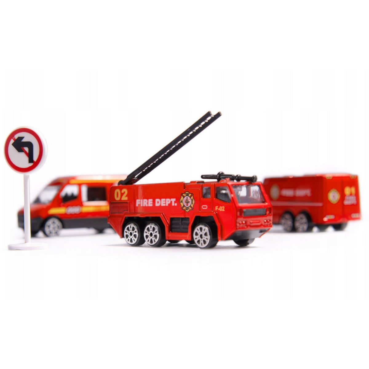 WOOPIE XL gaisrininkų lėktuvas-transporteris su 3 gaisrinėmis mašinomis ir kelio ženklais