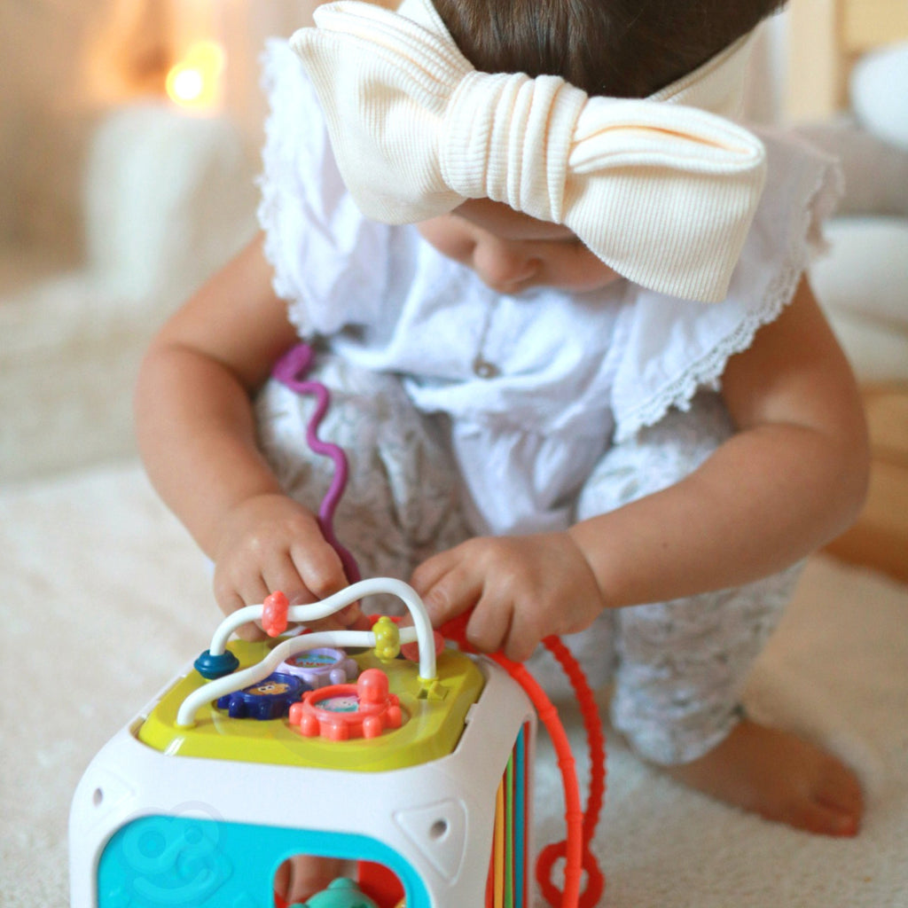 WOOPIE BABY sensorinis lavinamasis veiklų kubas su rūšiuokle