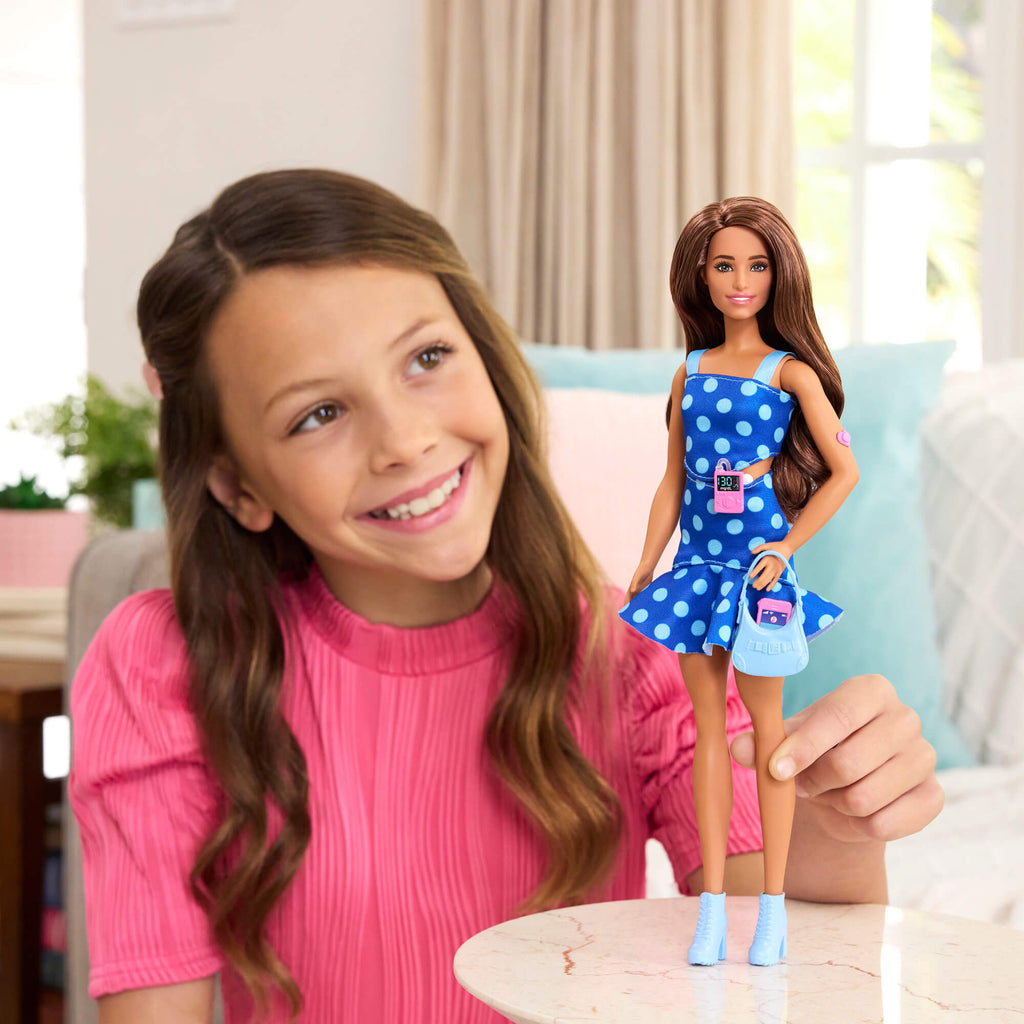 BARBIE madistė mėlyna suknele, serganti diabetu (HYT97)