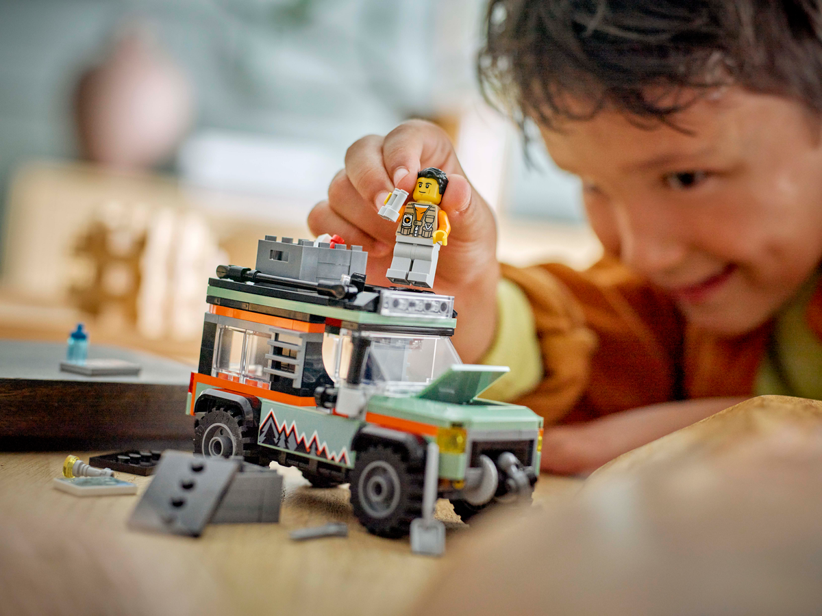 LEGO City 60447 Bekelės 4x4 kalnų visureigis