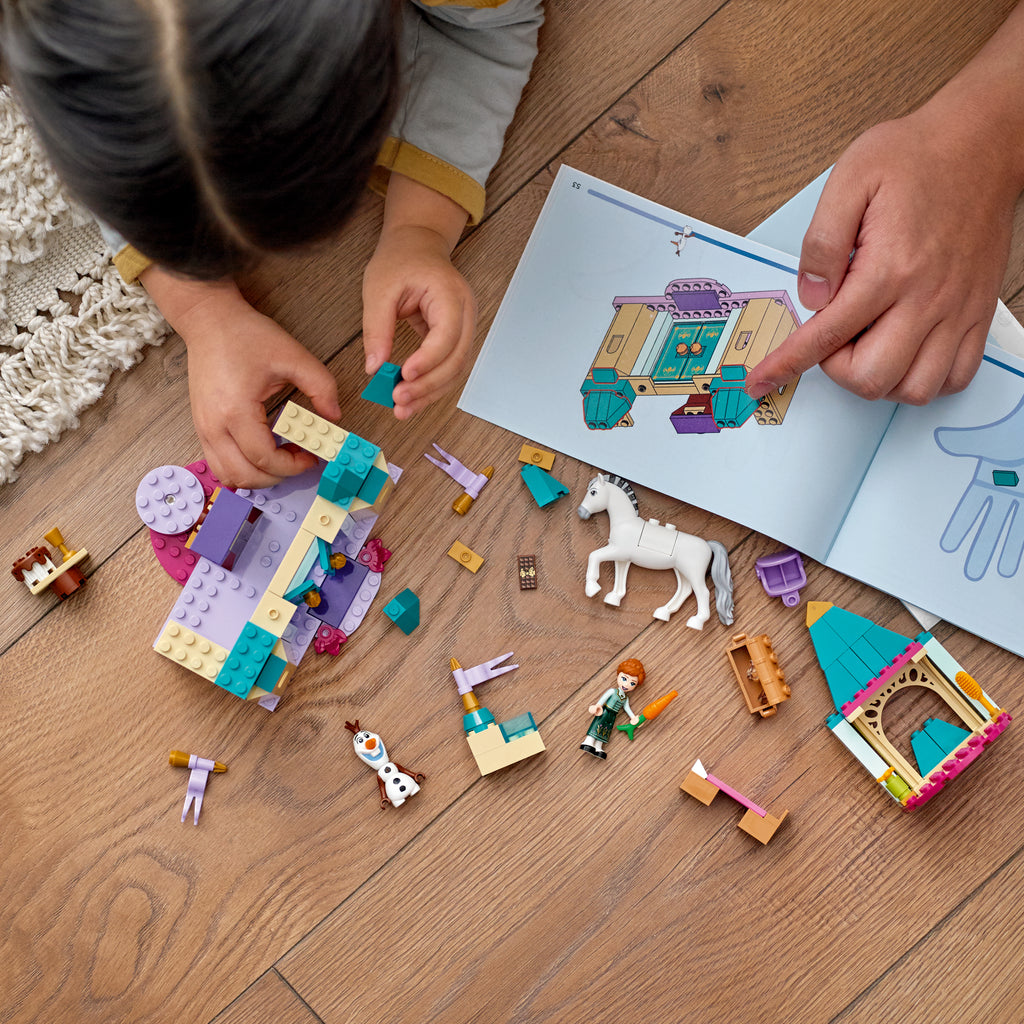 LEGO Disney 43204 Anos ir Olafo linksmybės pilyje
