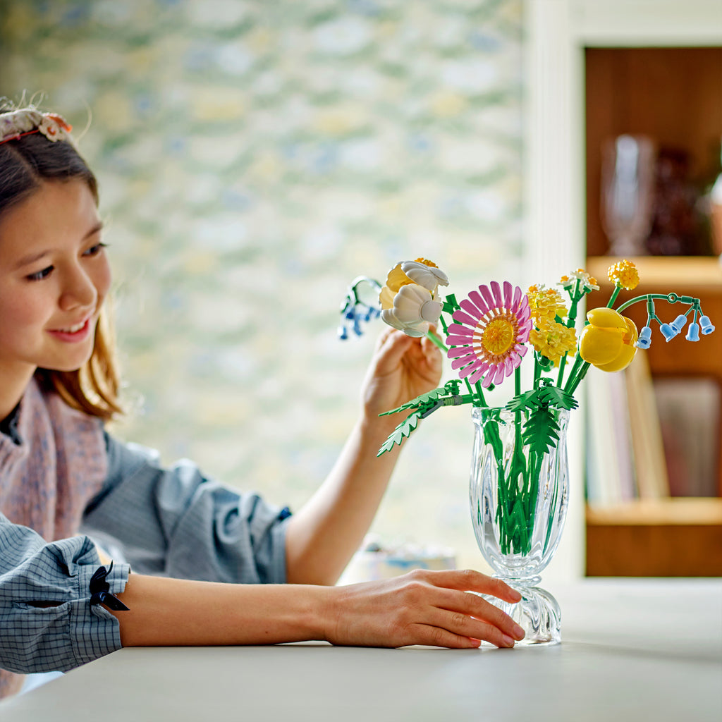 LEGO Botanicals 10347 Maža saulėta puokštė