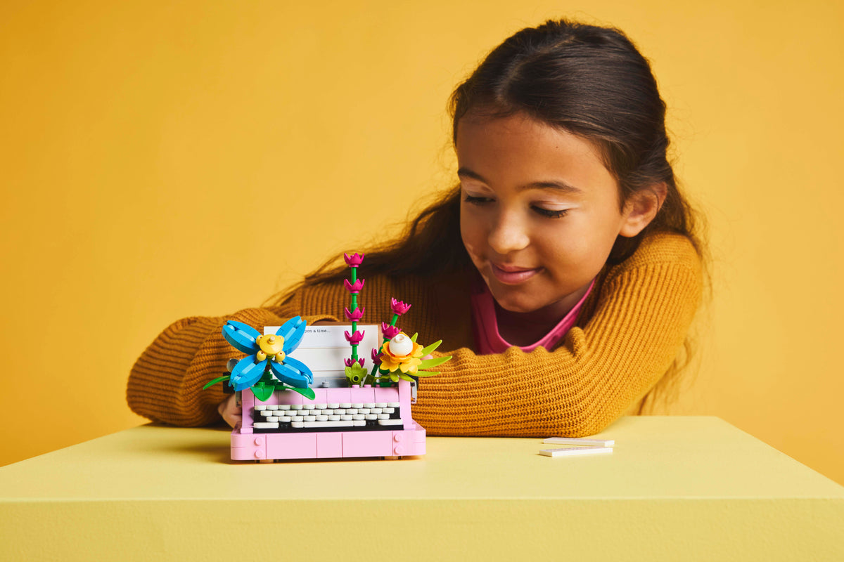 LEGO Creator 31169 Rašomoji mašinėlė su gėlėmis