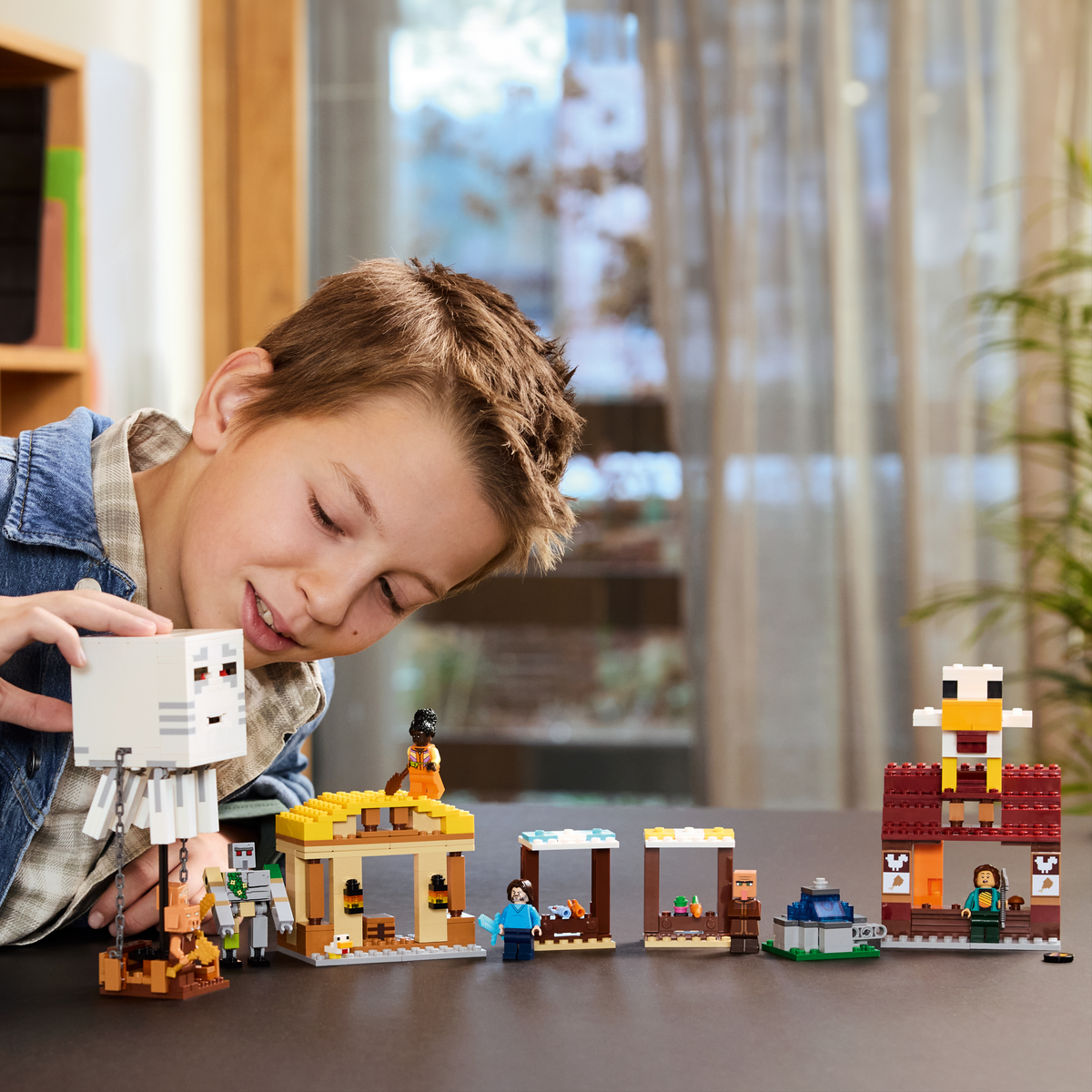 LEGO Minecraft 21273 Gasto baliono ataka kaime