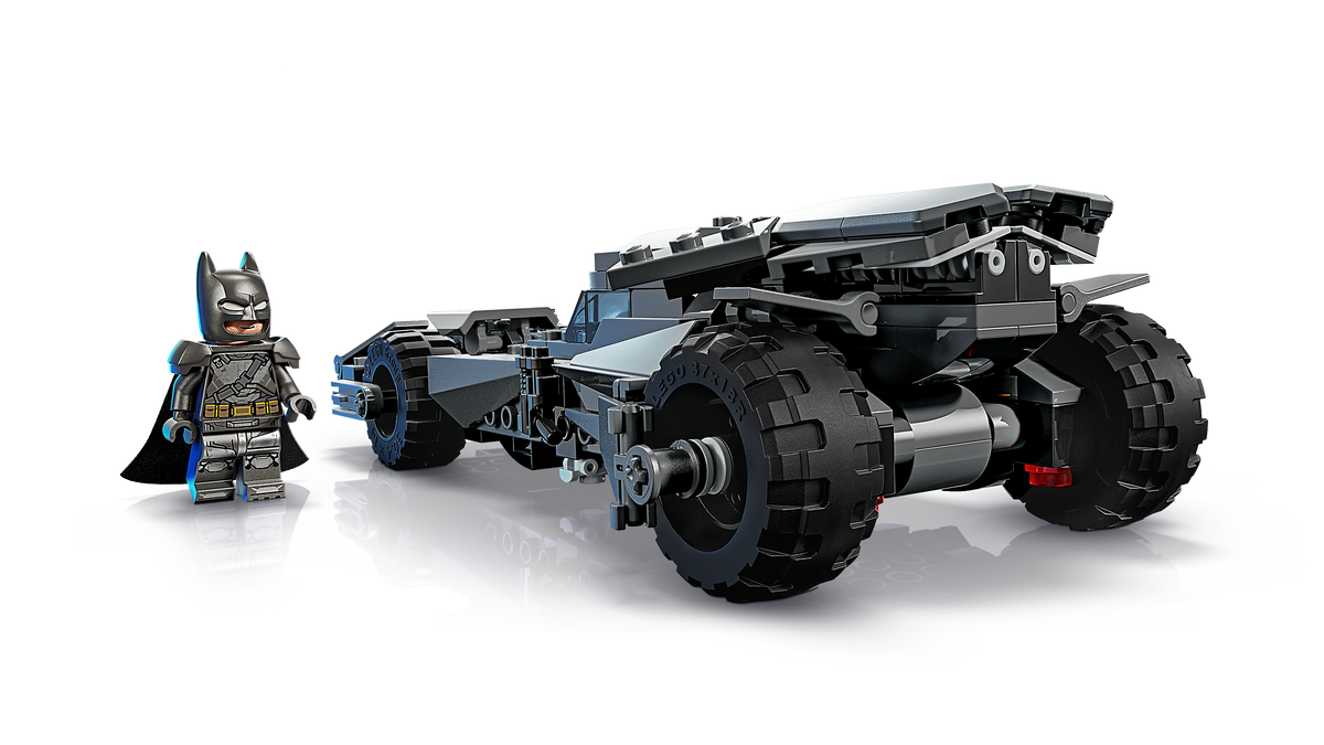 LEGO DC 76331 Betmenas prieš Supermeną: Betmobilis