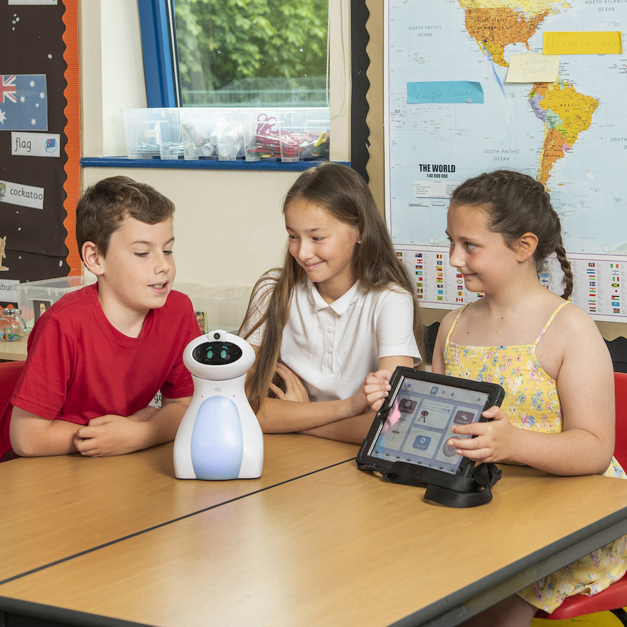 TTS Oti-Bot programuojamas humanoidinis robotas