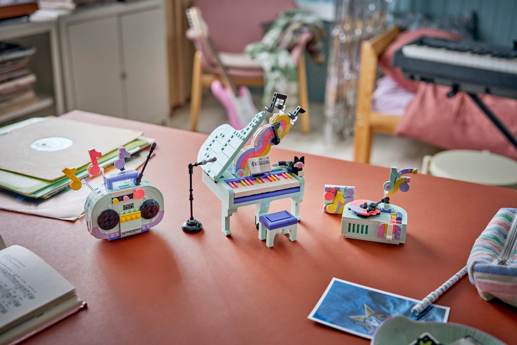 LEGO Creator 31392 Muzikinis dekoras: pianinas su kate