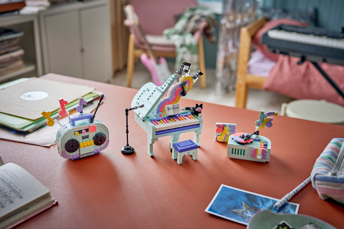 LEGO Creator 31392 Muzikinis dekoras: pianinas su kate