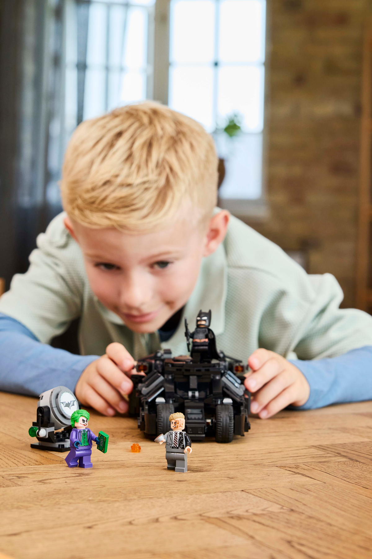 LEGO DC 76303 Betmeno Tumbler prieš Dveidį ir Džokerį