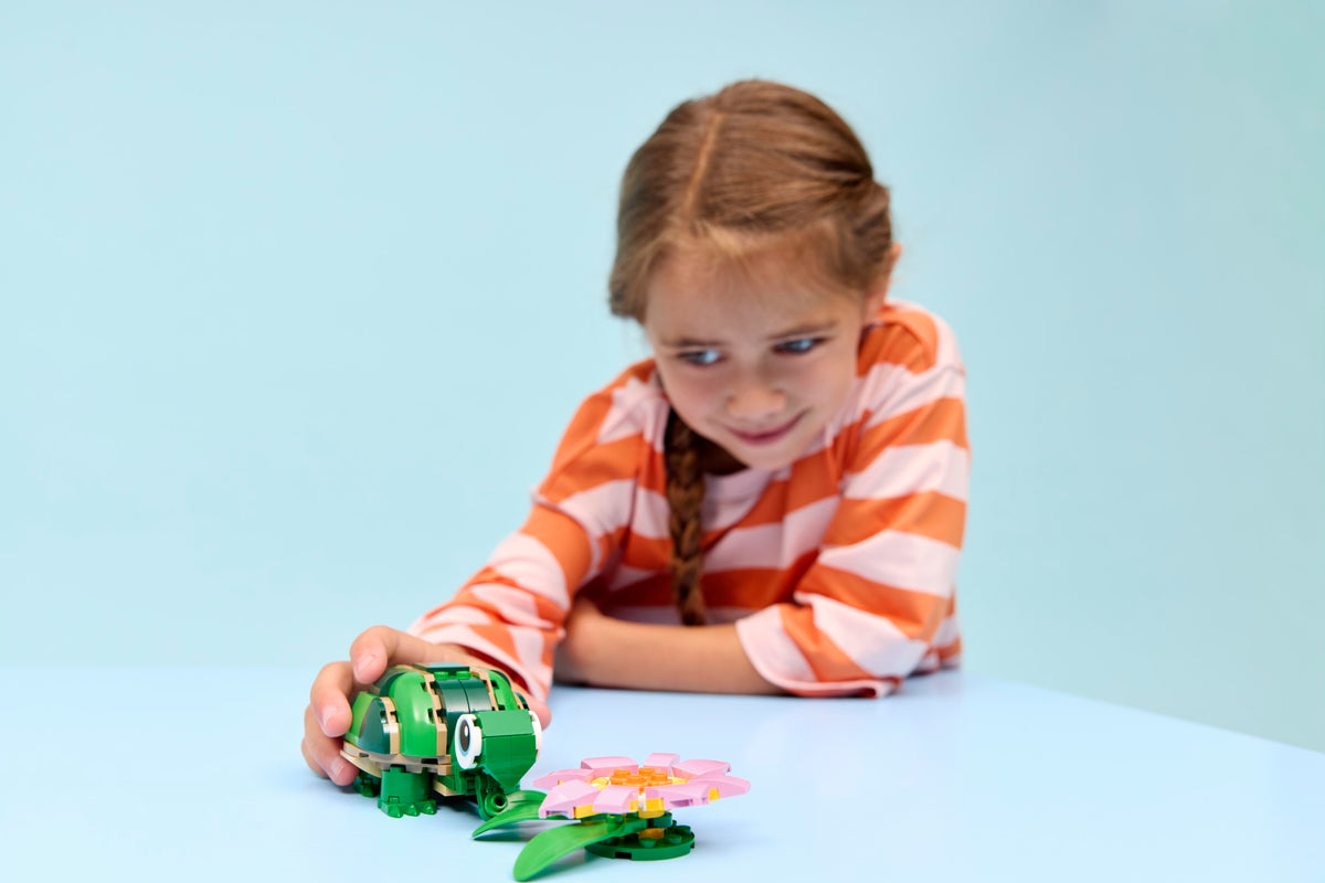 LEGO Creator 31377 Vėžlys su vandens lelija