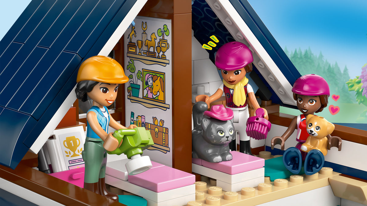 LEGO Friends 42688 Žirgų arklidė ir jojimo akademija