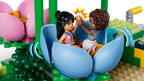 LEGO Friends 42702 Besisukančių gėlių ir fėjų puodelių karuselė