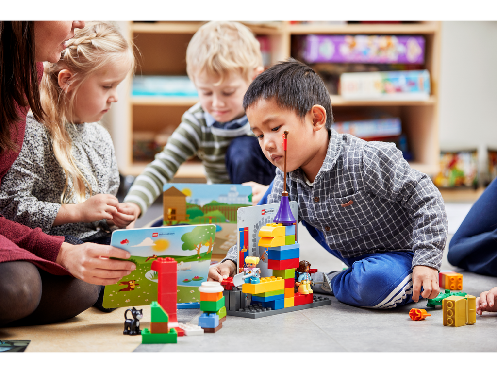 LEGO Education 45005 pasakojimų rinkinys StoryTales su dėže