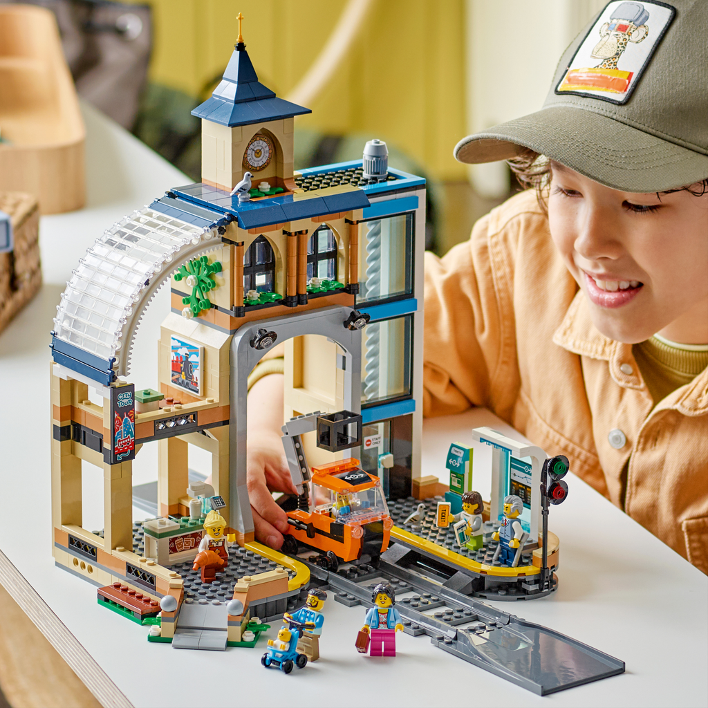 LEGO City 60469 Centrinė geležinkelio stotis