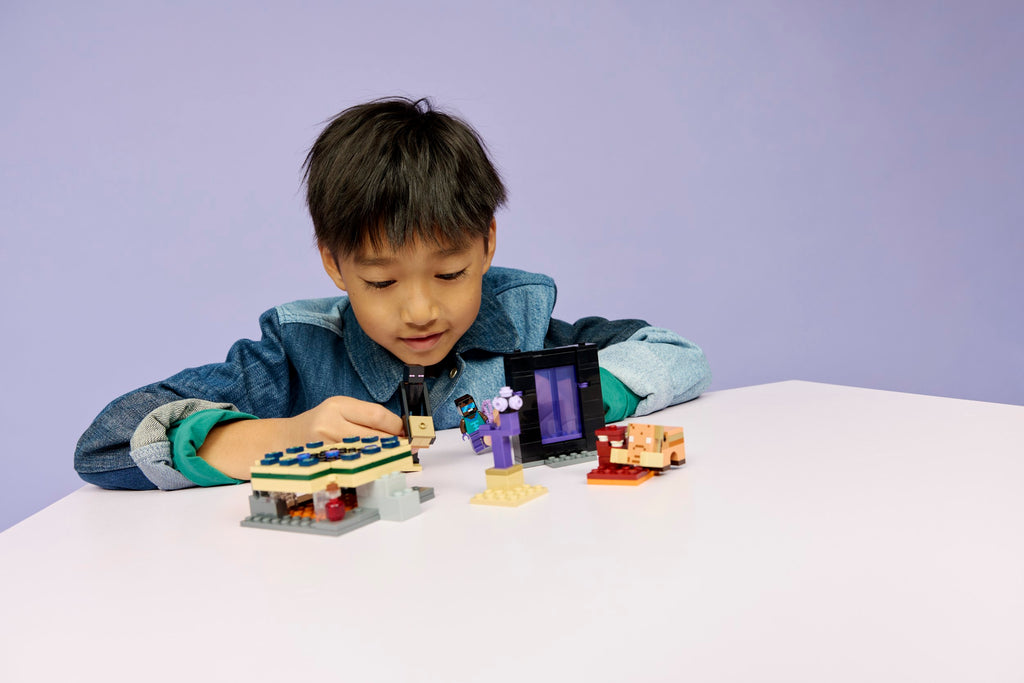 LEGO Minecraft 21584 Kelionė pro Pragaro ir Pabaigos portalus