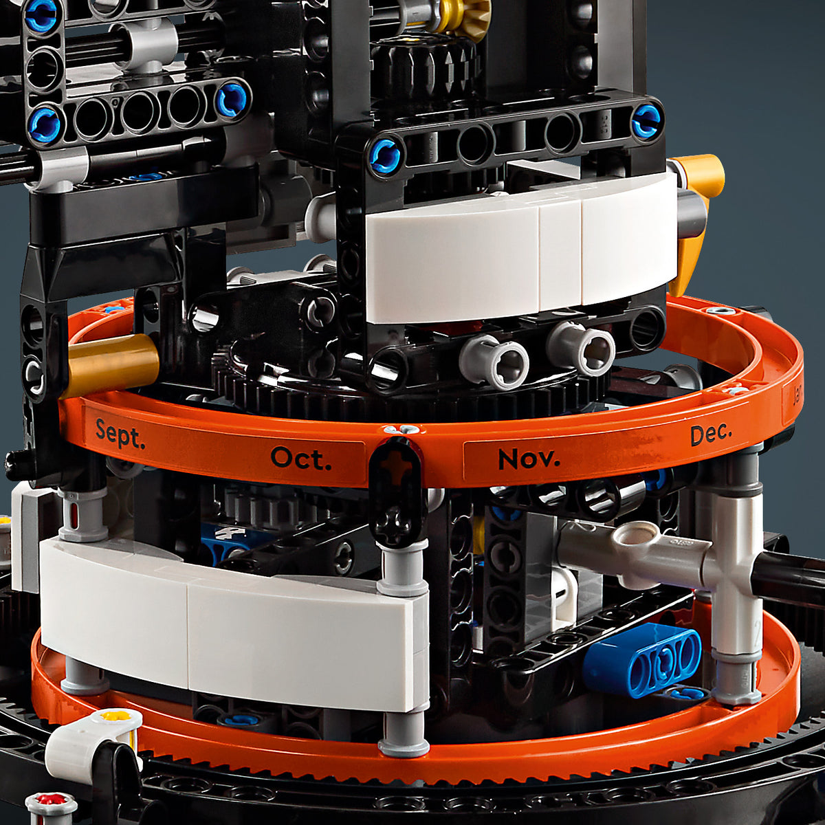 LEGO Technic 42179 Planeta Žemė ir Mėnulis orbitoje