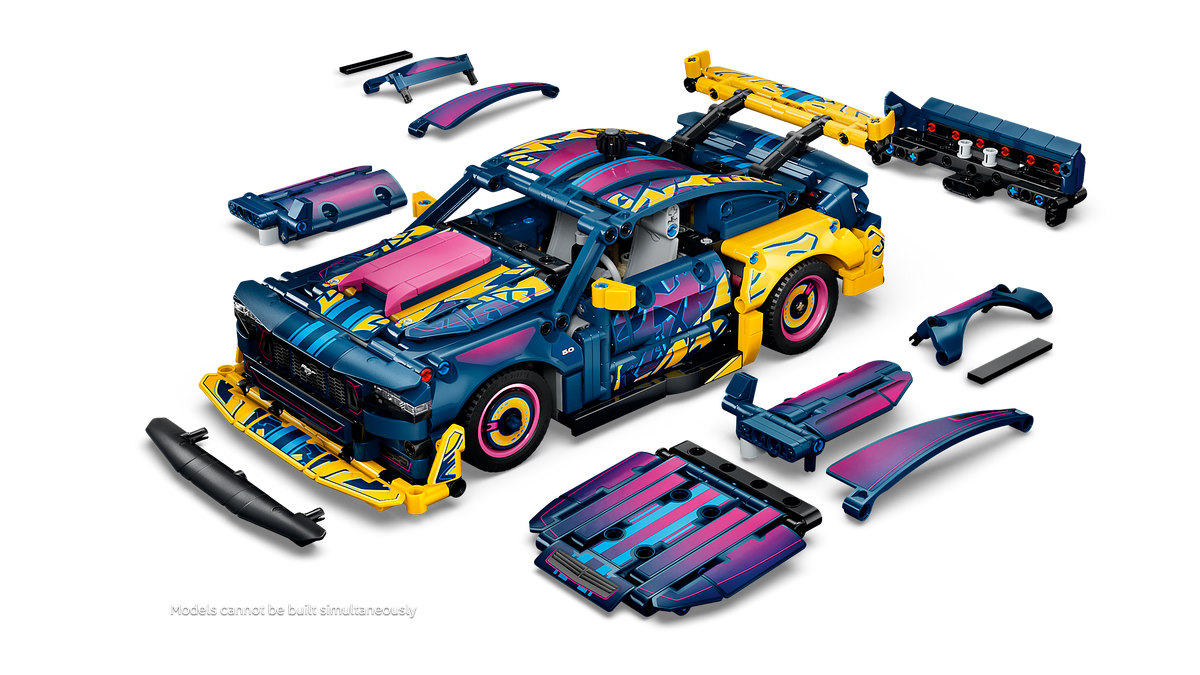 LEGO Technic 42236 Ford Mustang GT – individualus garažas