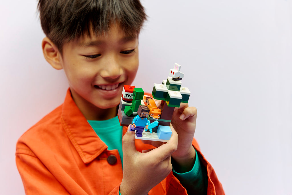 LEGO Minecraft 21583 Steve'o nuotykis taigoje