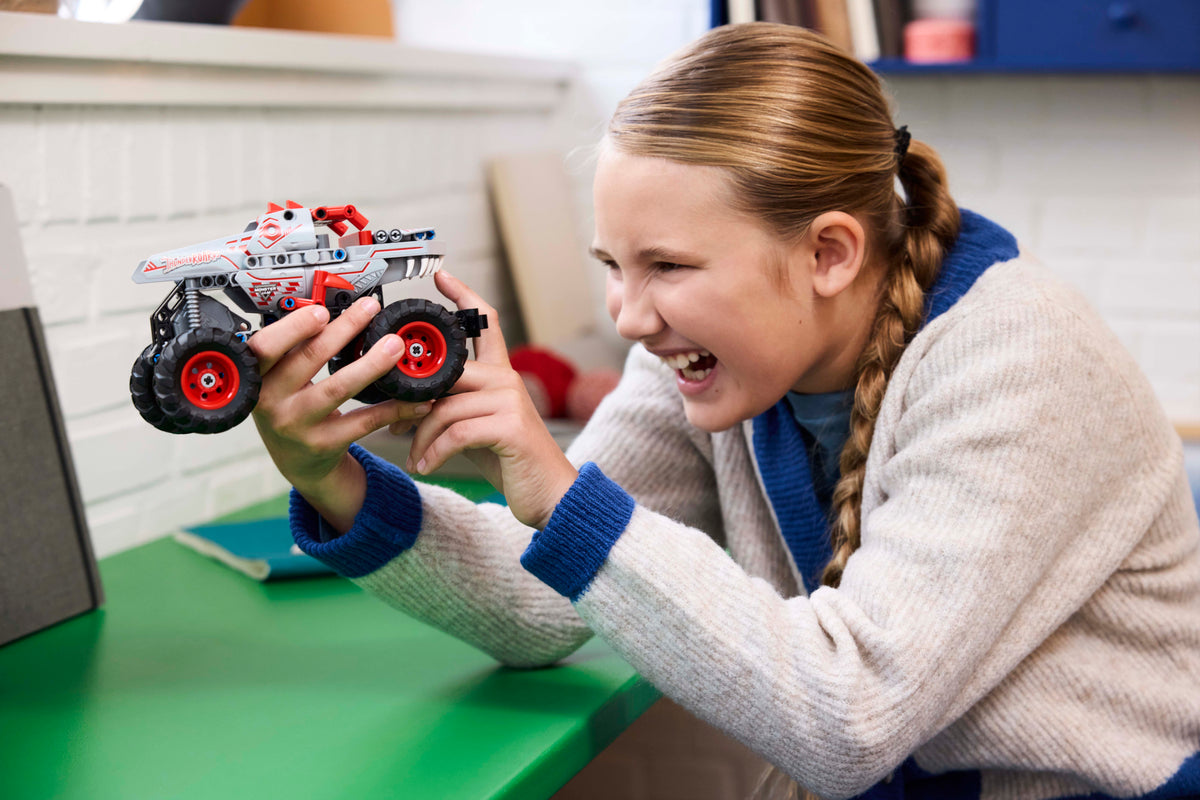 LEGO Technic 42200 Monster Jam ThunderROARus su inerciniu varikliu