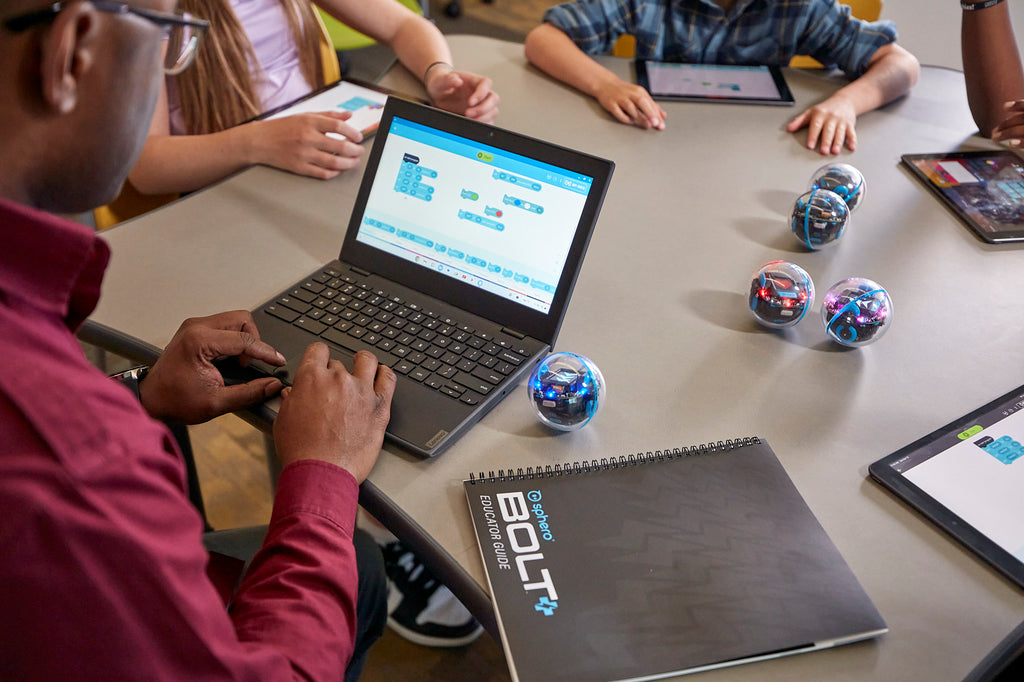 Sphero BOLT+ programuojamas robotas