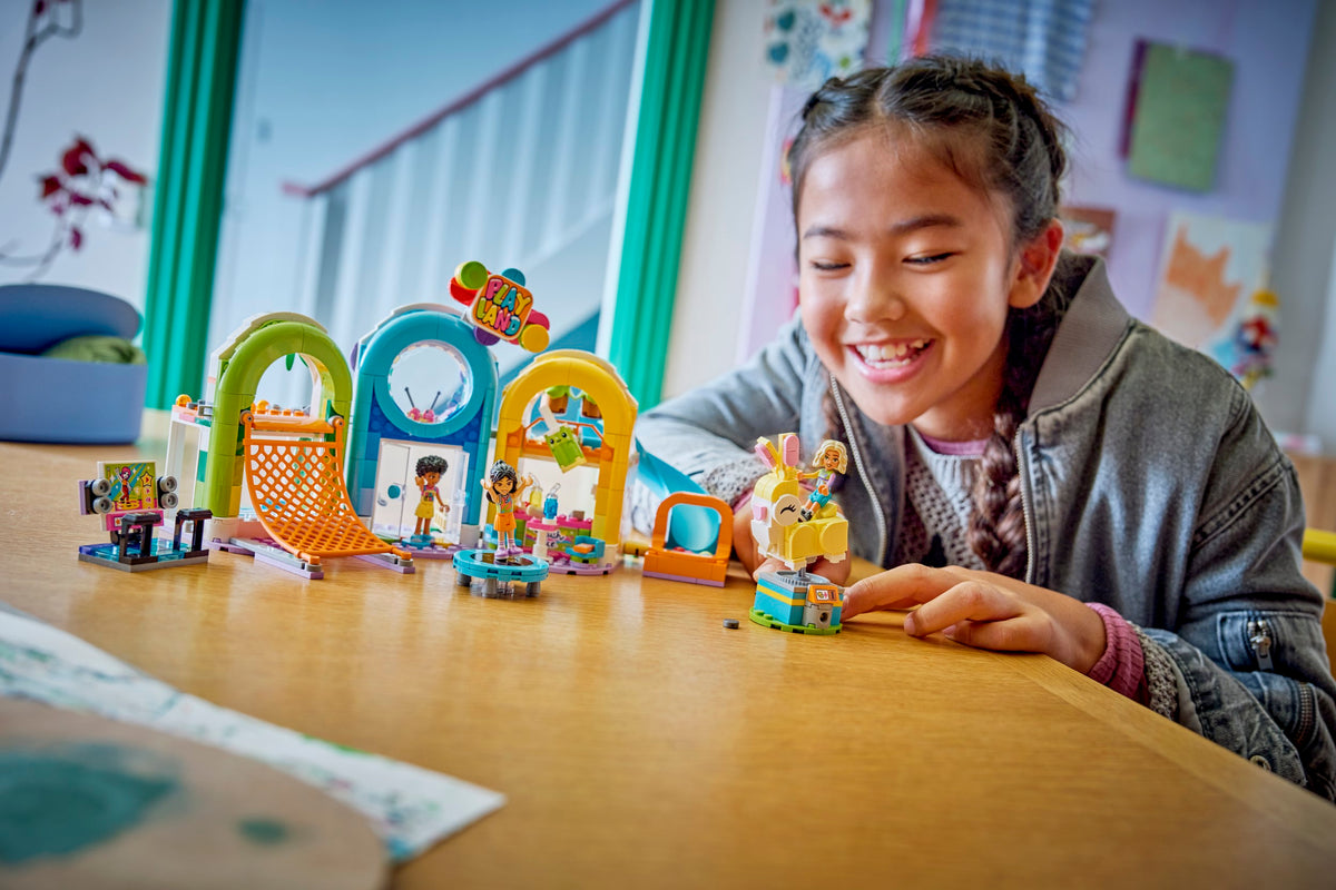 LEGO Friends 42686 Smagi vidaus žaidimų aikštelė