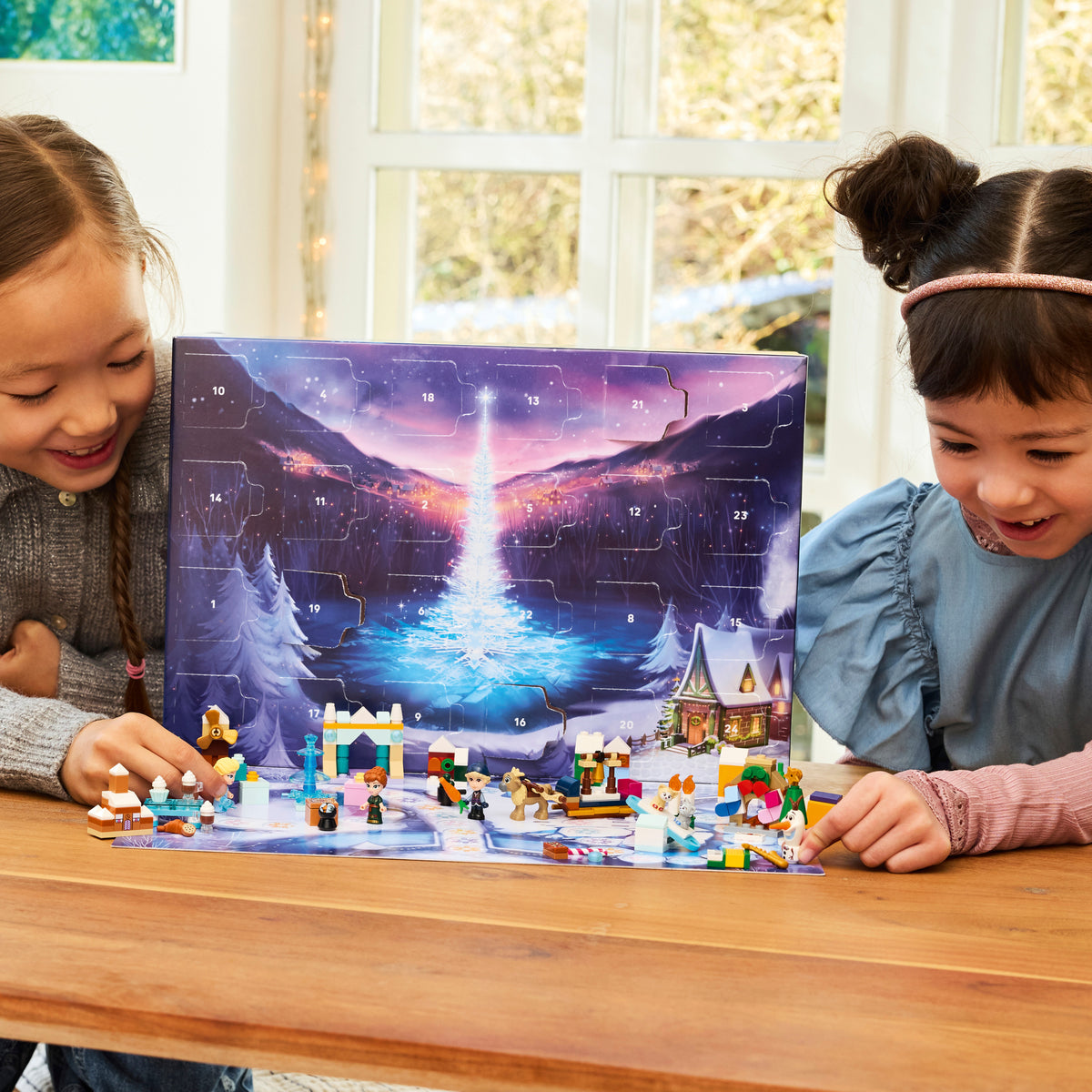 LEGO Disney 43273 „Ledo šalies“ advento kalendorius 2025