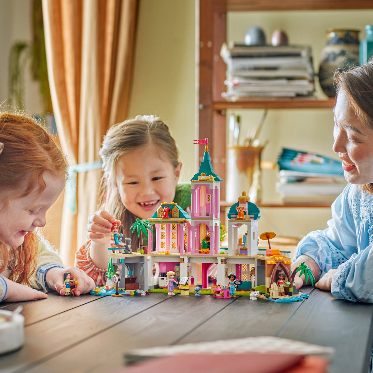 LEGO Disney 43267 Princesių pilis ir karališkieji augintiniai