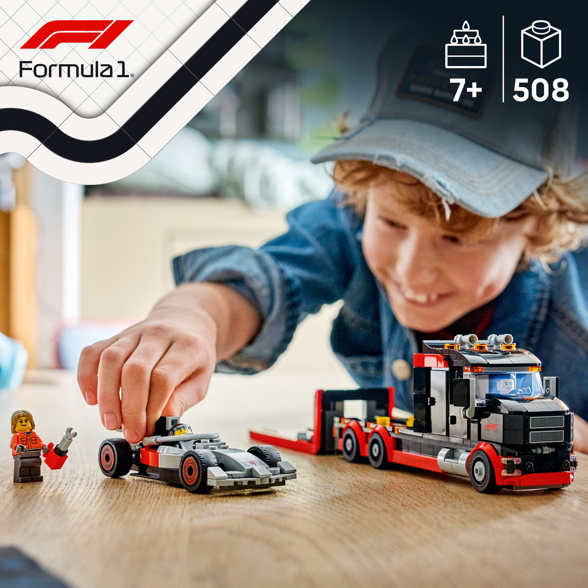 LEGO City 60493 F1 ekspozicinis sunkvežimis su Audi F1 bolidu