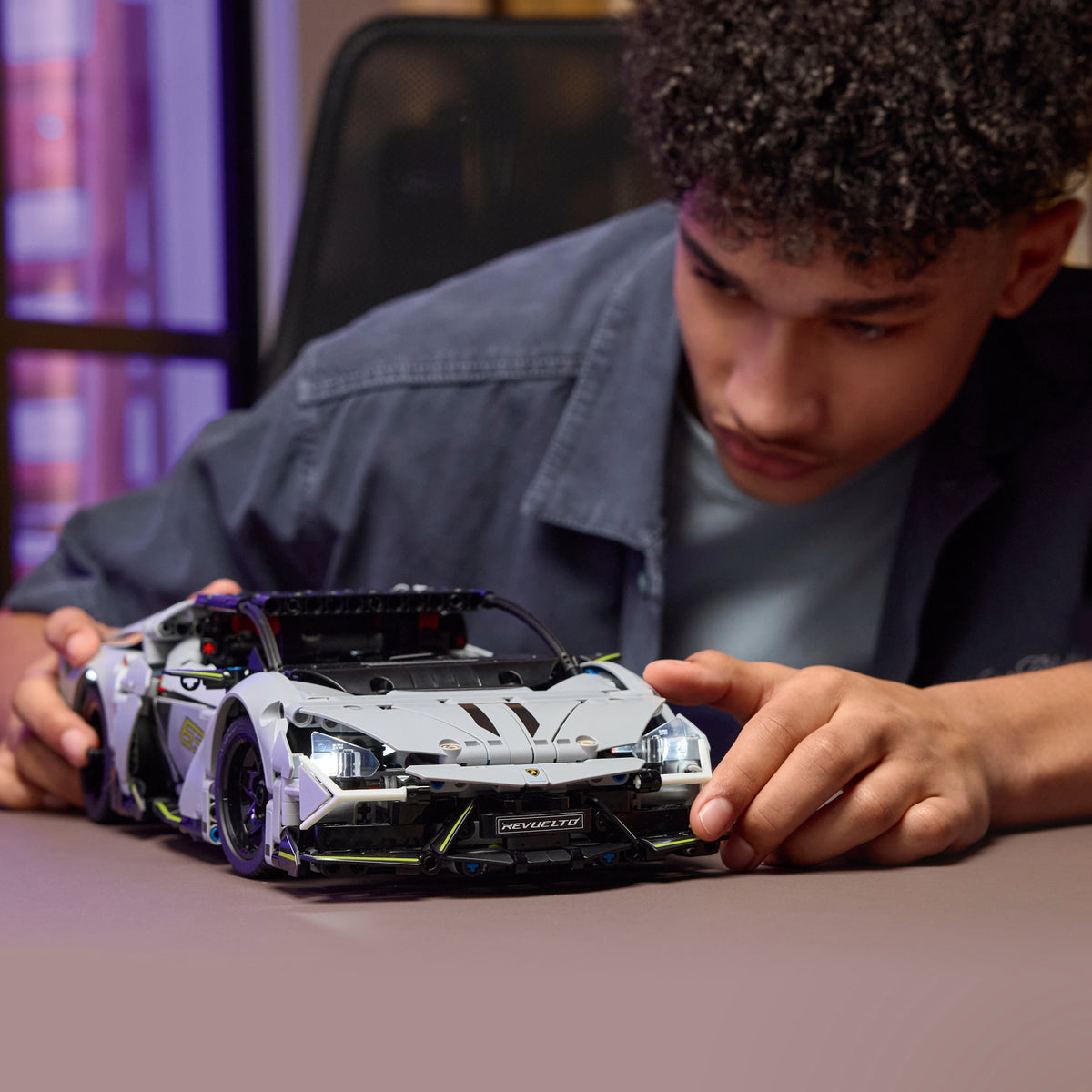 LEGO Technic 42214 Lamborghini Revuelto superautomobilis