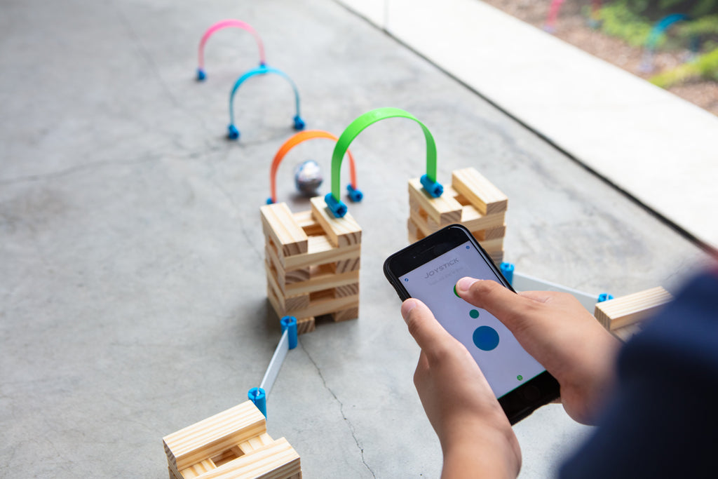 Sphero Mini robotas su veiklų rinkiniu