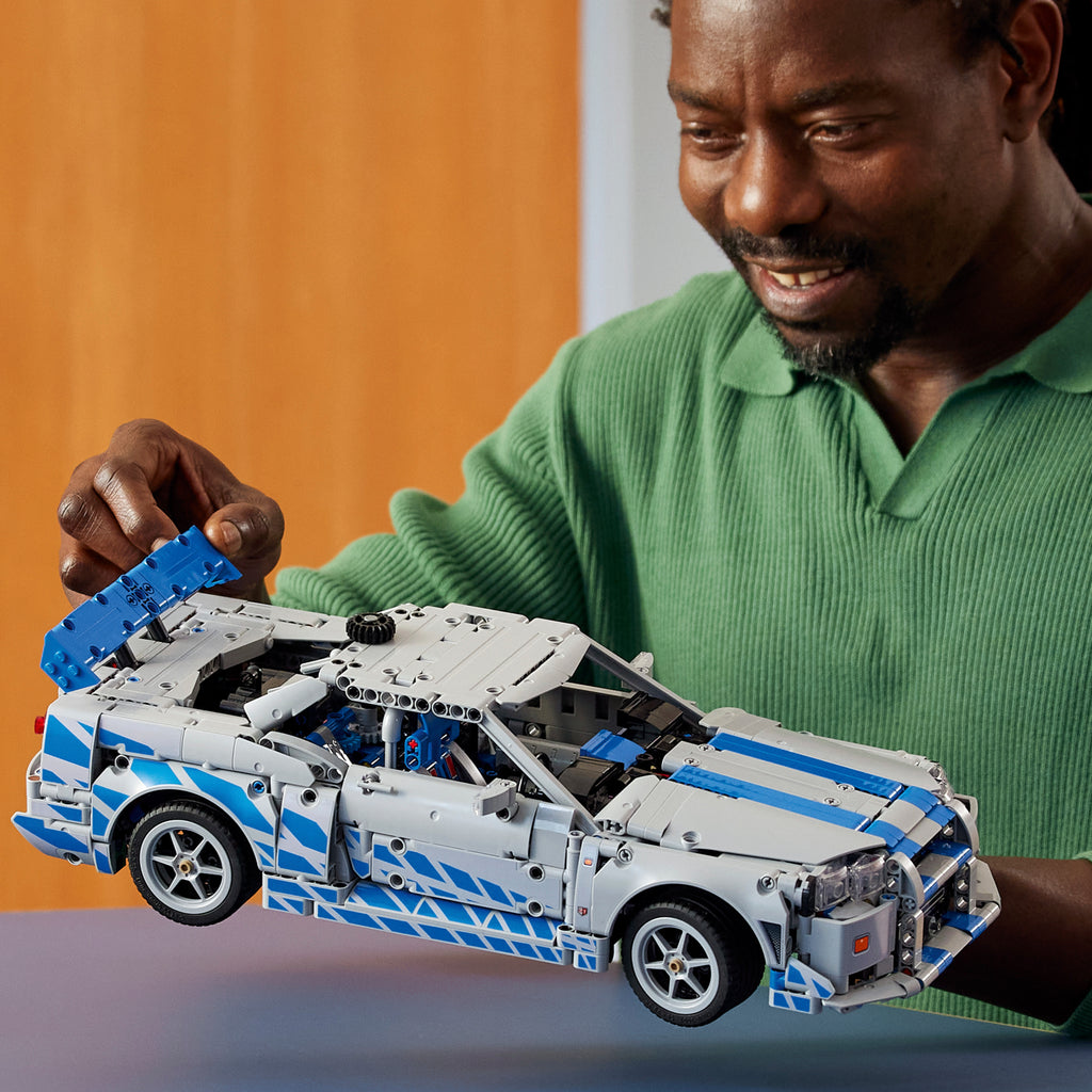 LEGO Technic 42210 Dvigubai greiti, dvigubai įsiutę: Nissan Skyline GT-R (R34)