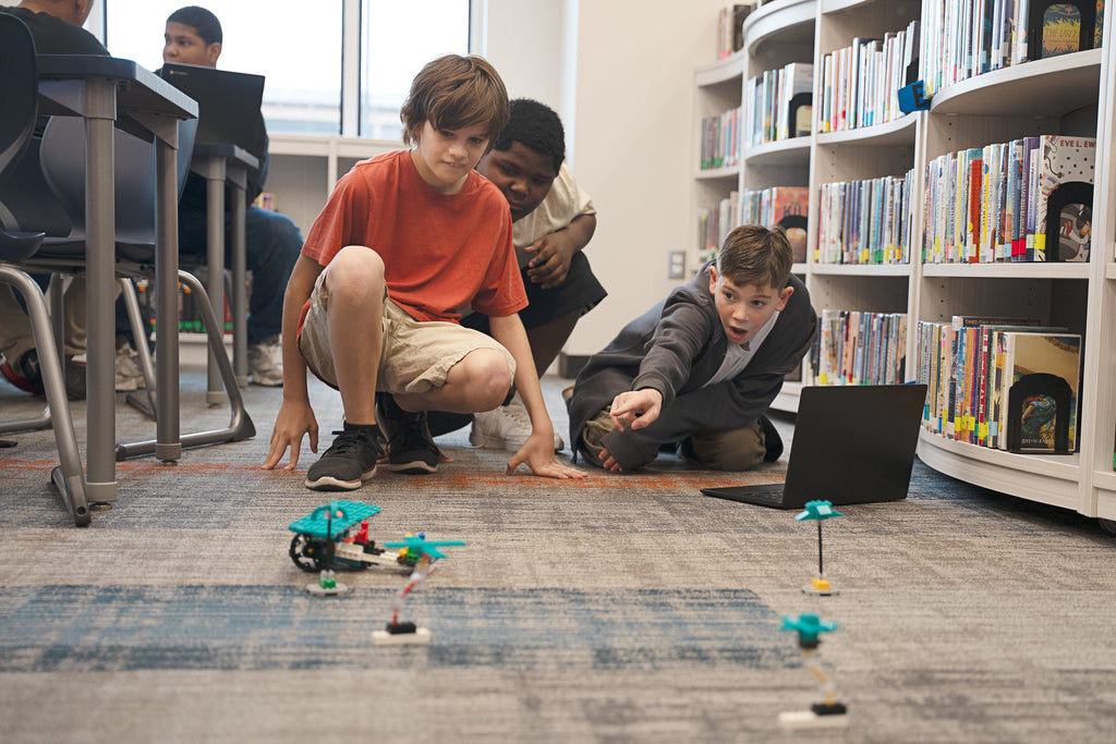 LEGO Education 45522 kompiuterių mokslo ir dirbtinio intelekto rinkinys 11+ metų mokiniams (Year 7–9)