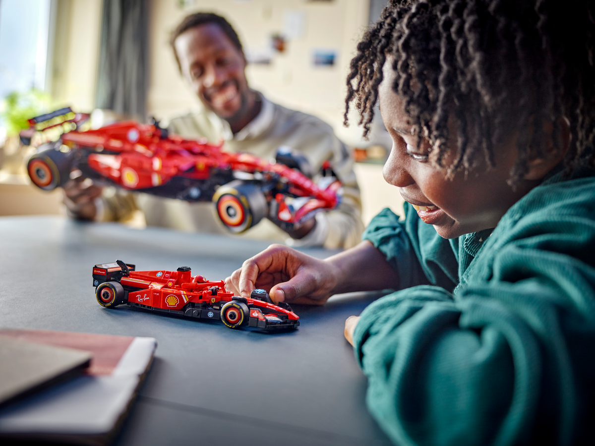 LEGO Speed Champions 77242 Ferrari SF-24 F1 bolidas