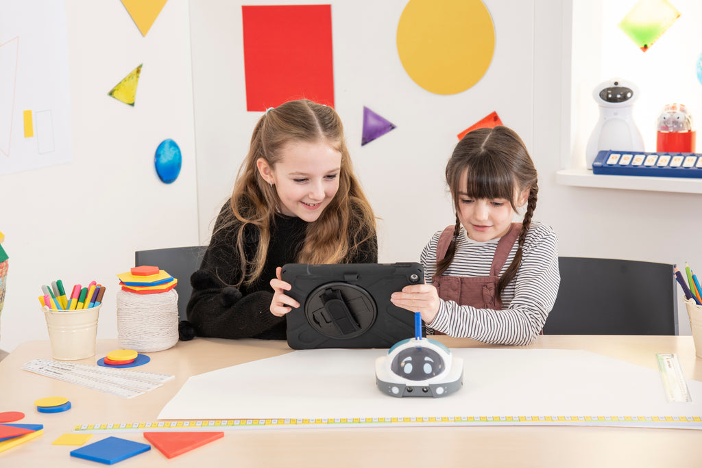 TTS Loti-Bot programuojamas robotas