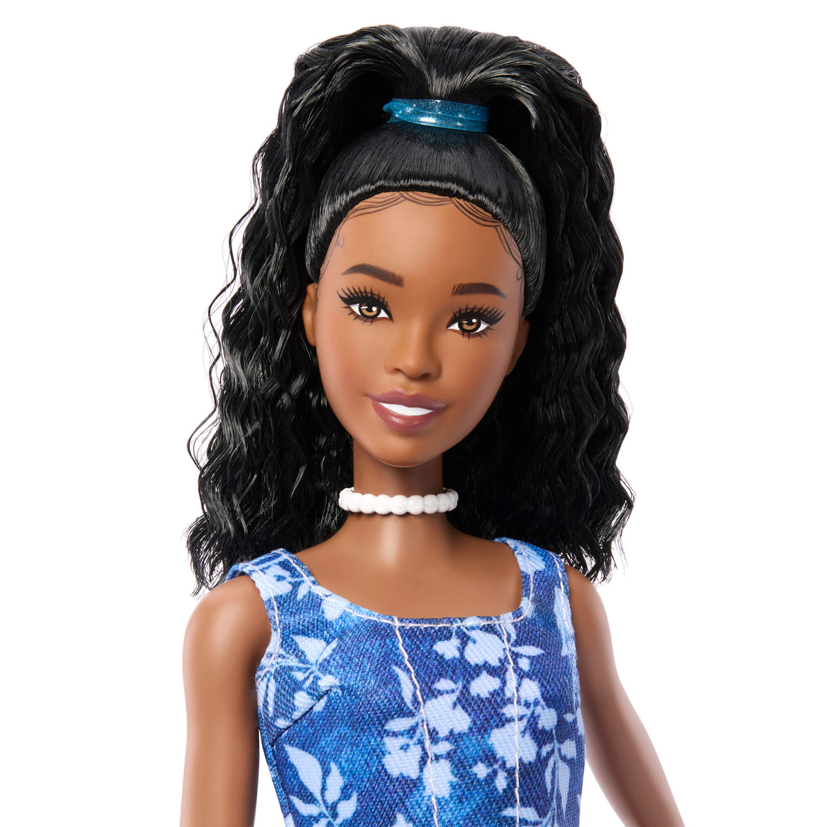 BARBIE FASHIONISTAS lėlė madistė mėlyna suknele (JJN61)