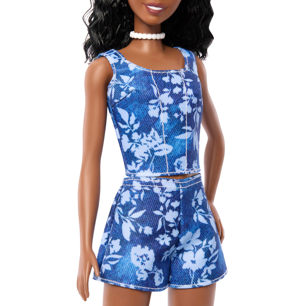 BARBIE FASHIONISTAS lėlė madistė mėlyna suknele (JJN61)