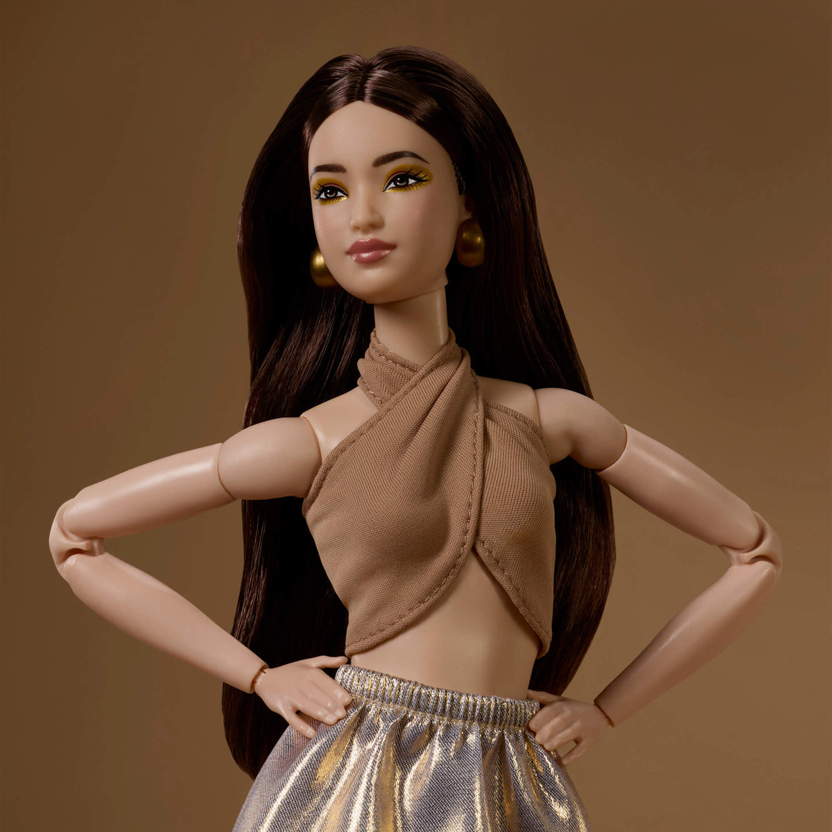 BARBIE BASICS No6 lėlė (JJX25)