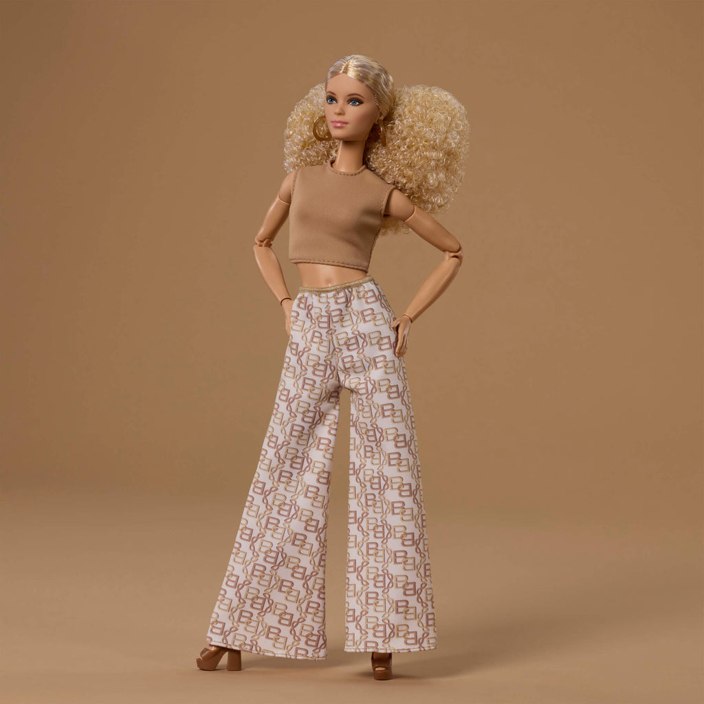 BARBIE BASICS No7 lėlė (JJX26)