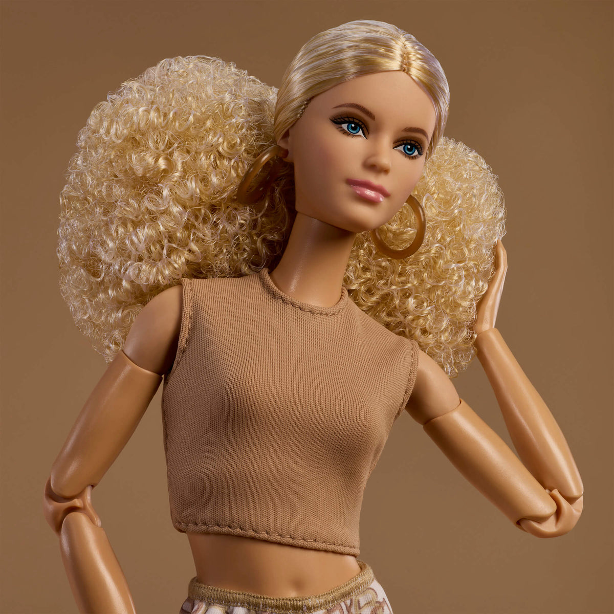 BARBIE BASICS No7 lėlė (JJX26)